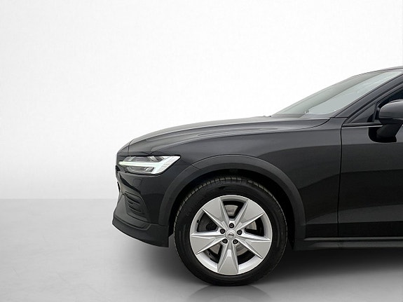 Volvo V60 Cross Country 30 of 30