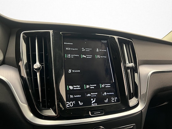 Volvo V60 Cross Country 20 of 30