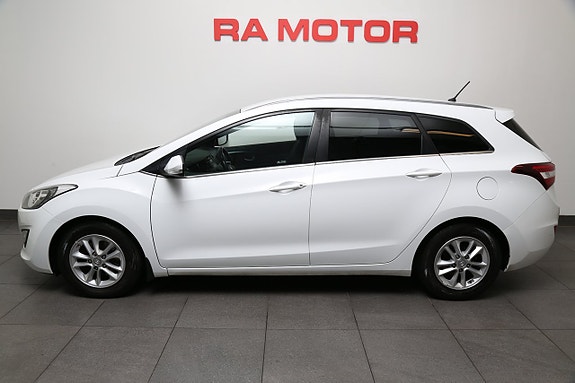 Hyundai i30 3 of 26