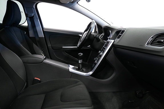 Volvo V60 8 of 18