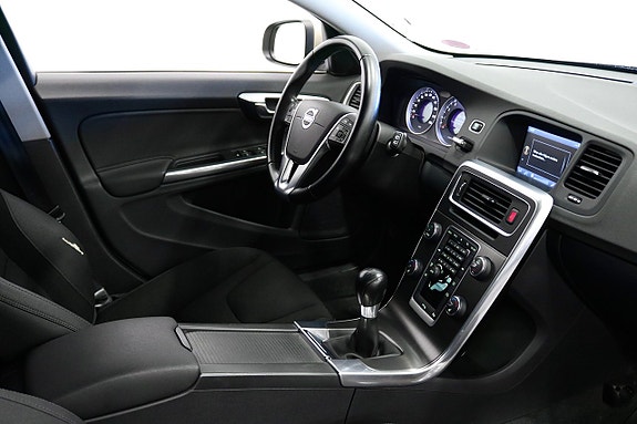 Volvo V60 7 of 18