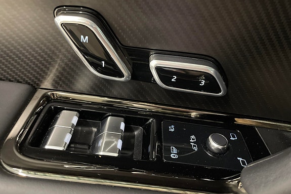 Land Rover Range Rover Sport 17 of 25