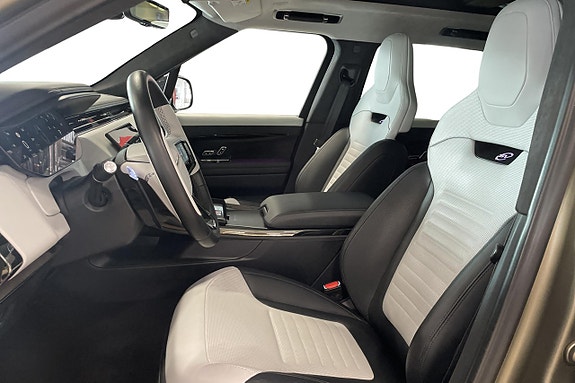Land Rover Range Rover Sport 11 of 25