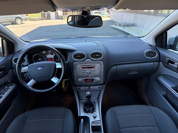 Ford Focus 7 of 9