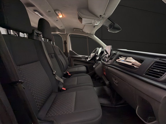 Ford Transit Custom 28 of 30
