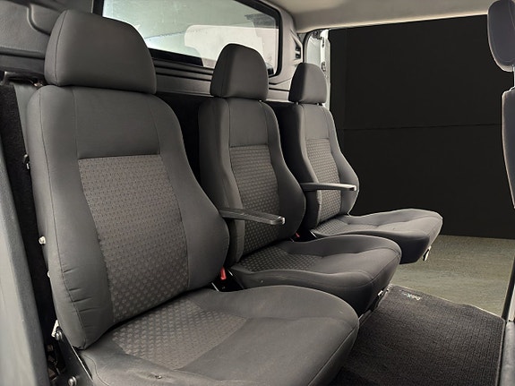 Ford Transit Custom 27 of 30