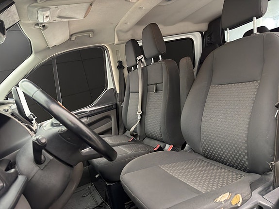 Ford Transit Custom 17 of 30