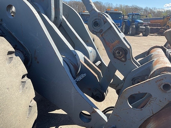 Volvo L 150 9 of 17