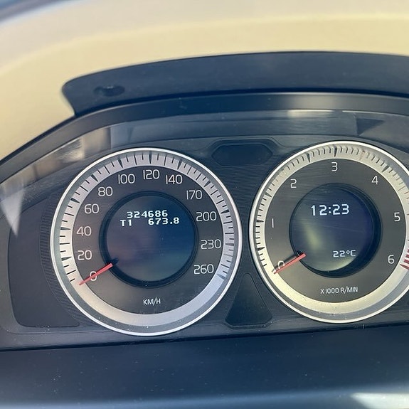 Volvo XC70 12 of 14