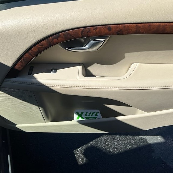 Volvo XC70 14 of 14