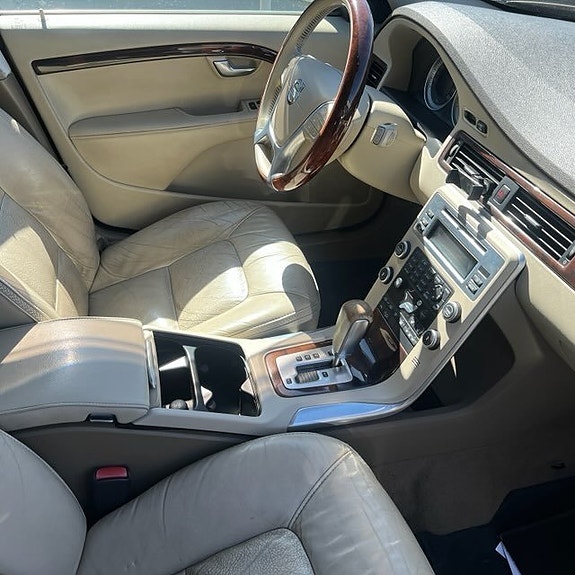 Volvo XC70 8 of 14