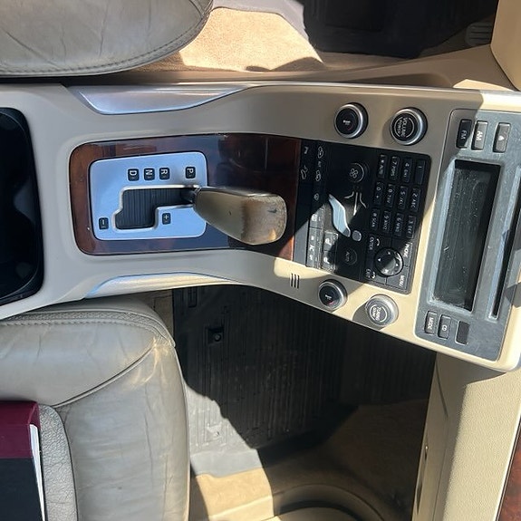Volvo XC70 11 of 14