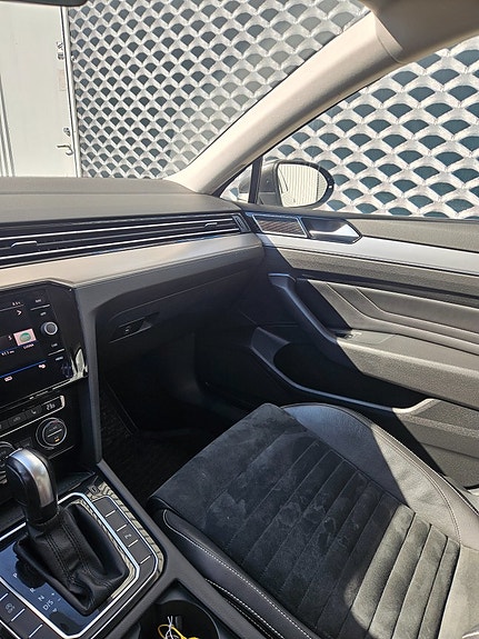 Volkswagen Passat 13 of 21