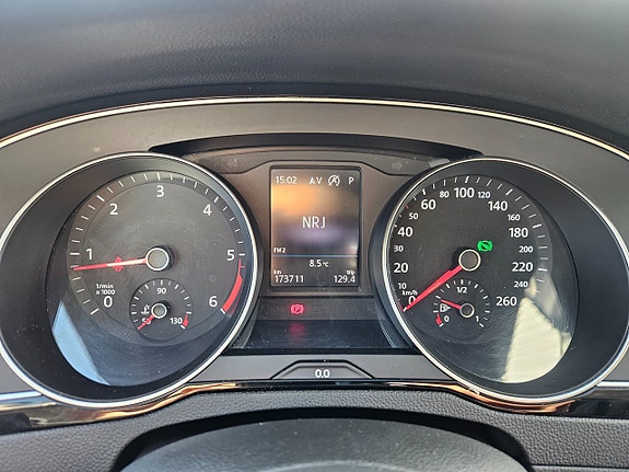 Volkswagen Passat 6 of 21