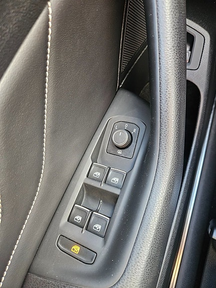 Volkswagen Passat 10 of 21