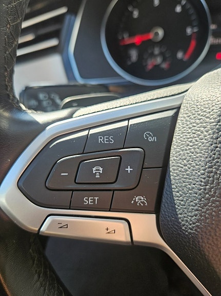 Volkswagen Passat 7 of 21