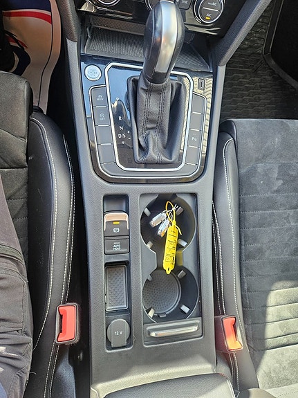 Volkswagen Passat 12 of 21