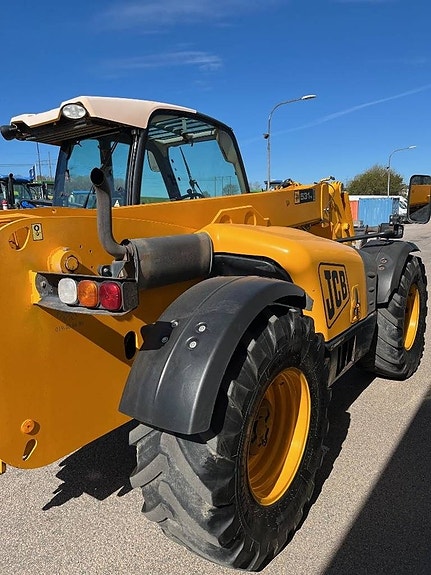 JCB 531-70 Agri Plus 4 of 6