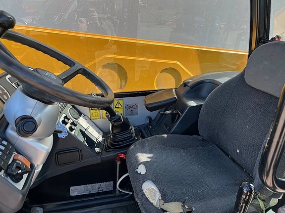 JCB 531-70 Agri Plus 5 of 6