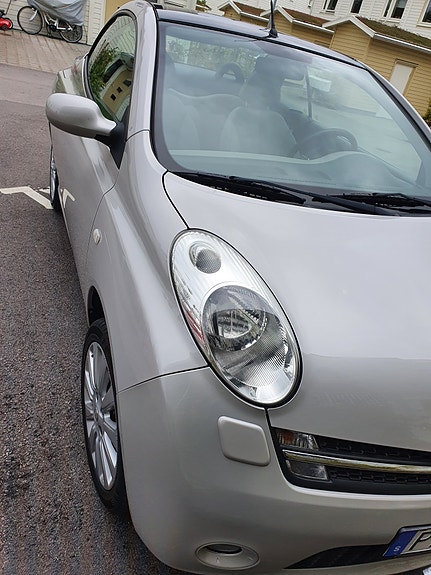Nissan Micra C+C 2 of 6