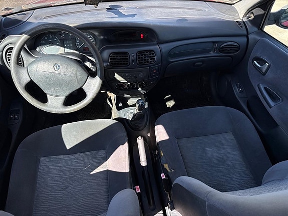 Renault Megane 13 of 19