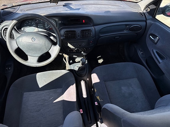 Renault Megane I 14 of 19