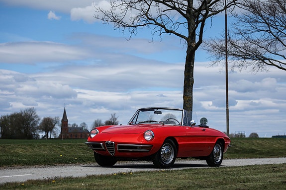 Alfa Romeo Spider 4 of 14
