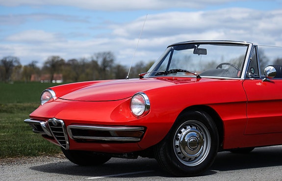 Alfa Romeo Spider 6 of 14