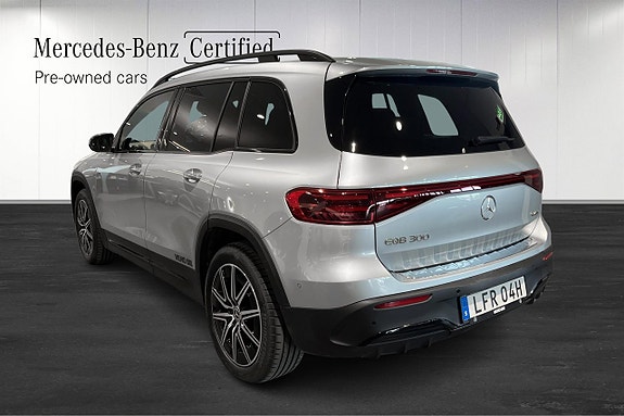 Mercedes-Benz EQB300 4 of 5