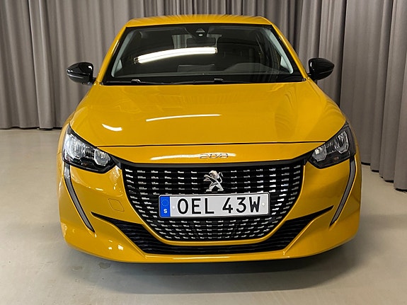 Peugeot 208 2 of 5
