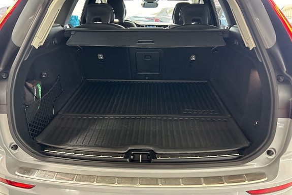 Volvo XC60 13 of 30