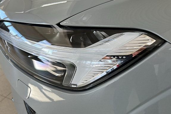 Volvo XC60 30 of 30