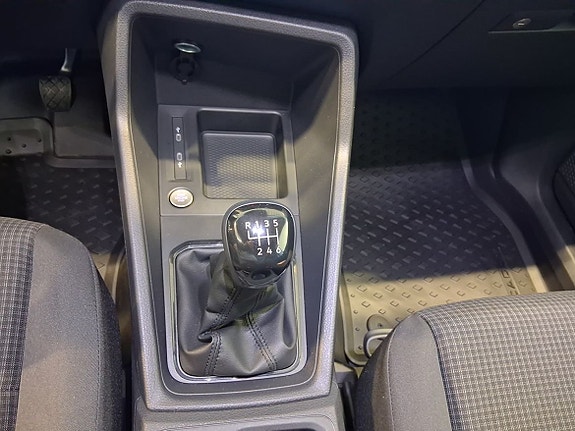 Volkswagen Caddy 9 of 14