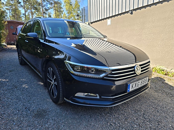 Volkswagen Passat 2 of 5