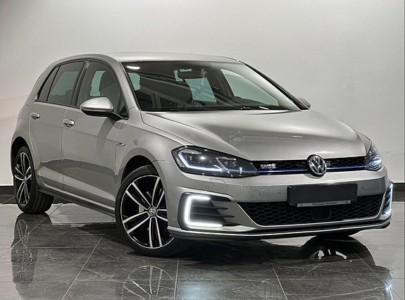 Volkswagen Golf VII 3 of 5