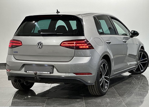 Volkswagen Golf VII 9 of 12