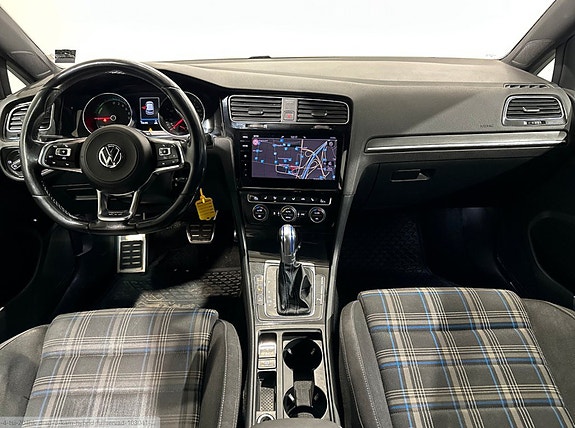 Volkswagen Golf VII 5 of 5