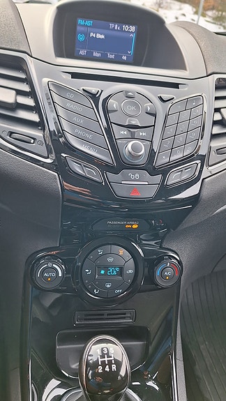 Ford Fiesta 4 of 5