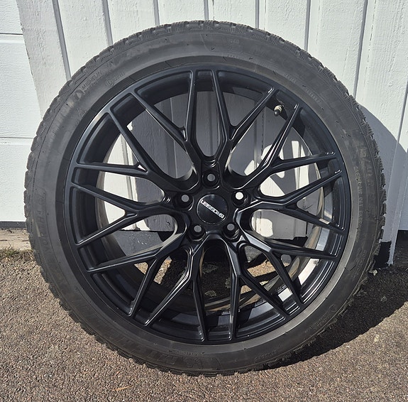 Mercedes-Benz CLS450 9 of 9