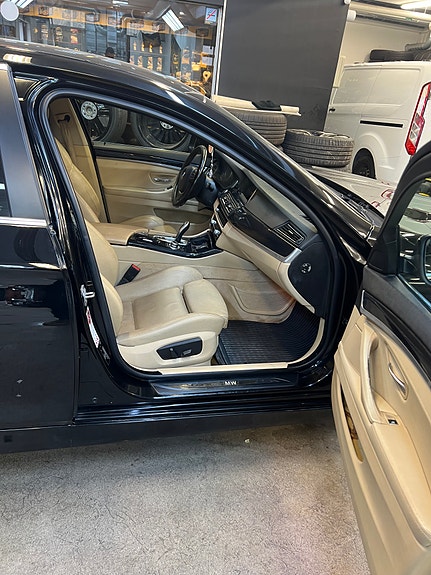 BMW 520d 3 of 5
