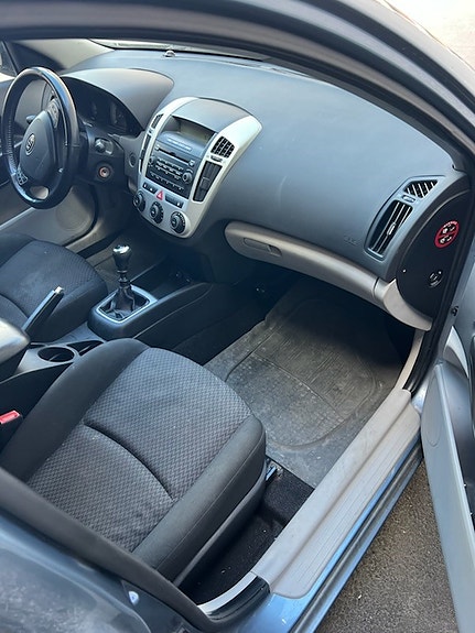 Kia Ceed 2 of 5