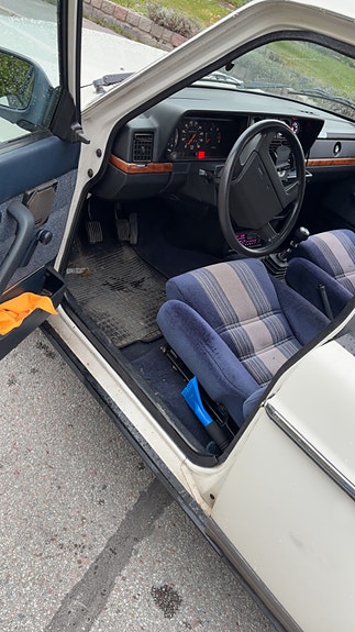 Volvo 240 27 of 30