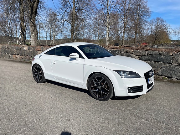 Audi TT 2 of 5