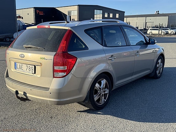 Kia Ceed 3 of 6