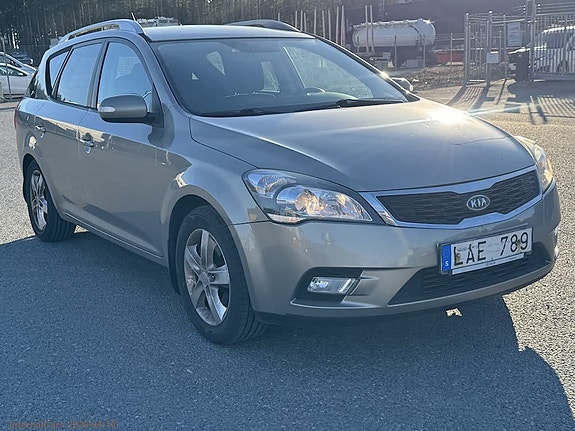 Kia Ceed 2 of 6