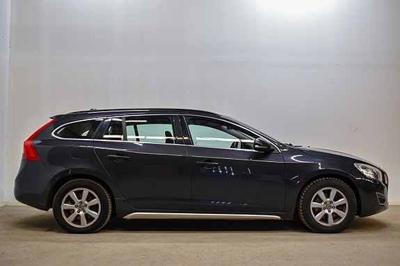 Volvo V60 4 of 5