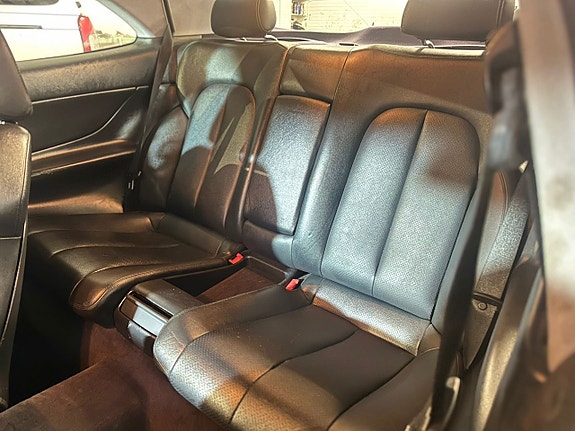 Mercedes-Benz CLK200 10 of 12