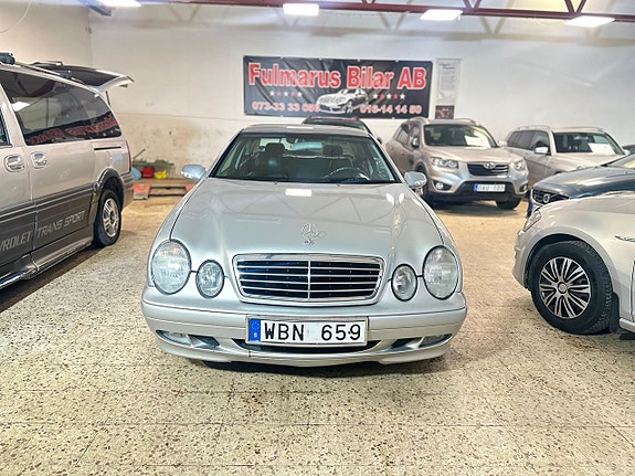 Mercedes-Benz CLK200 2 of 12