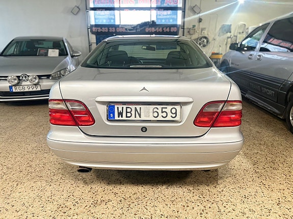 Mercedes-Benz CLK200 12 of 12