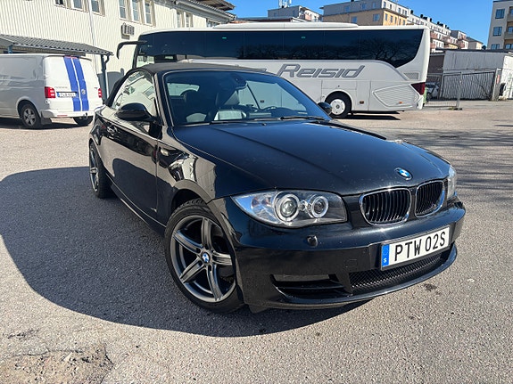 BMW 120i 2 of 4